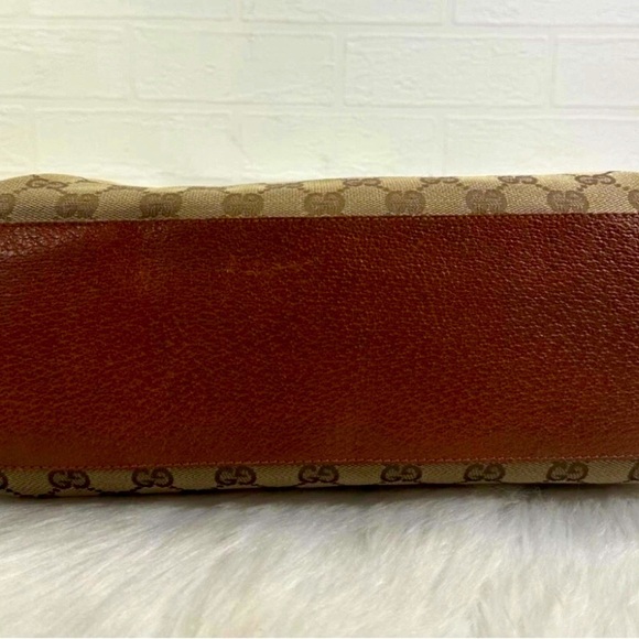 ๐Gucci Monogram Shoulder Bagโ Excellent Pre-Lovedโจ๐ - Picture 10 of 17